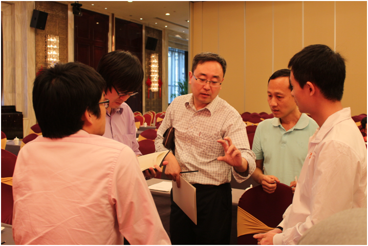與企業(yè)對接討論.png